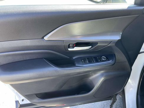 Used 2025 Toyota Grand Highlander AWD image 28