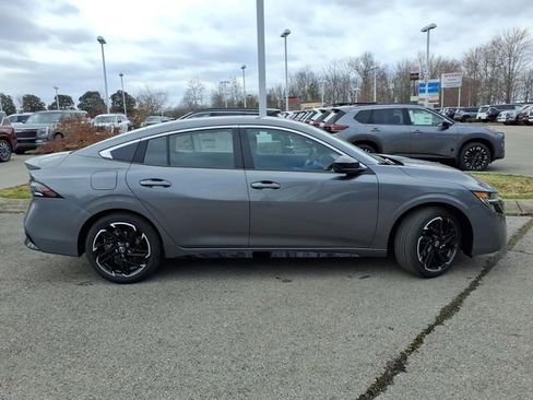 New 2026 Nissan Sentra SR image 2