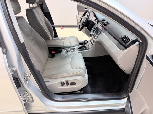 Used 2007 Volkswagen Passat 2.0T image 33