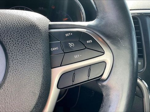 Used 2018 Jeep Grand Cherokee Altitude image 25
