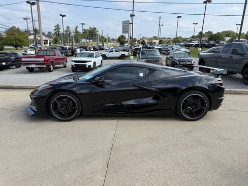 Used 2021 Chevrolet Corvette Stingray Coupe w/ Battery Protection Package RWD image 9