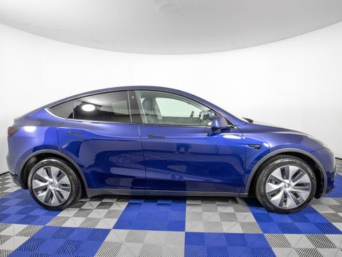 Used 2022 Tesla Model Y Long Range AWD/4WD image 4
