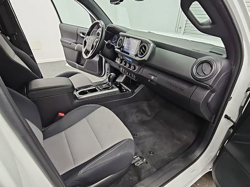 Used 2023 Toyota Tacoma TRD Off-Road image 33
