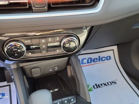 Used 2025 Chevrolet TrailBlazer LT w/ Convenience Package FWD image 22