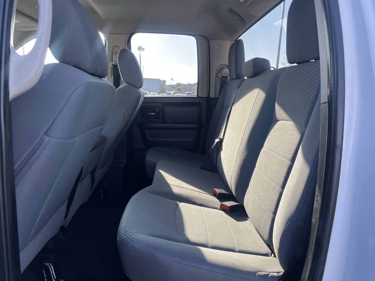 Used 2017 RAM 1500 Express RWD image 37