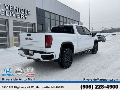 Used 2025 GMC Sierra 1500 AT4 w/ AT4 Preferred Package image 9