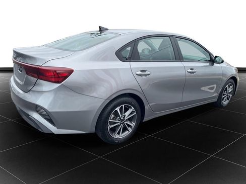 Used 2023 Kia Forte LXS FWD image 5