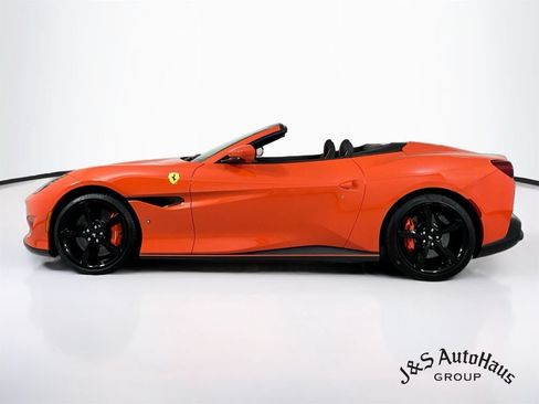 Used 2020 Ferrari Portofino RWD image 4