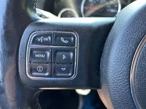 Used 2015 Jeep Wrangler Unlimited Sahara w/ Connectivity Group AWD/4WD image 17