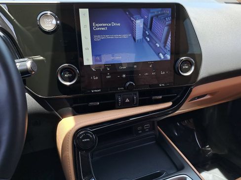 Used 2025 Lexus NX 250 FWD image 21