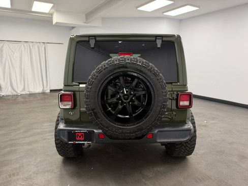 Used 2021 Jeep Wrangler Unlimited Sahara w/ Uconnect 4C Nav & Sound Group AWD/4WD image 11