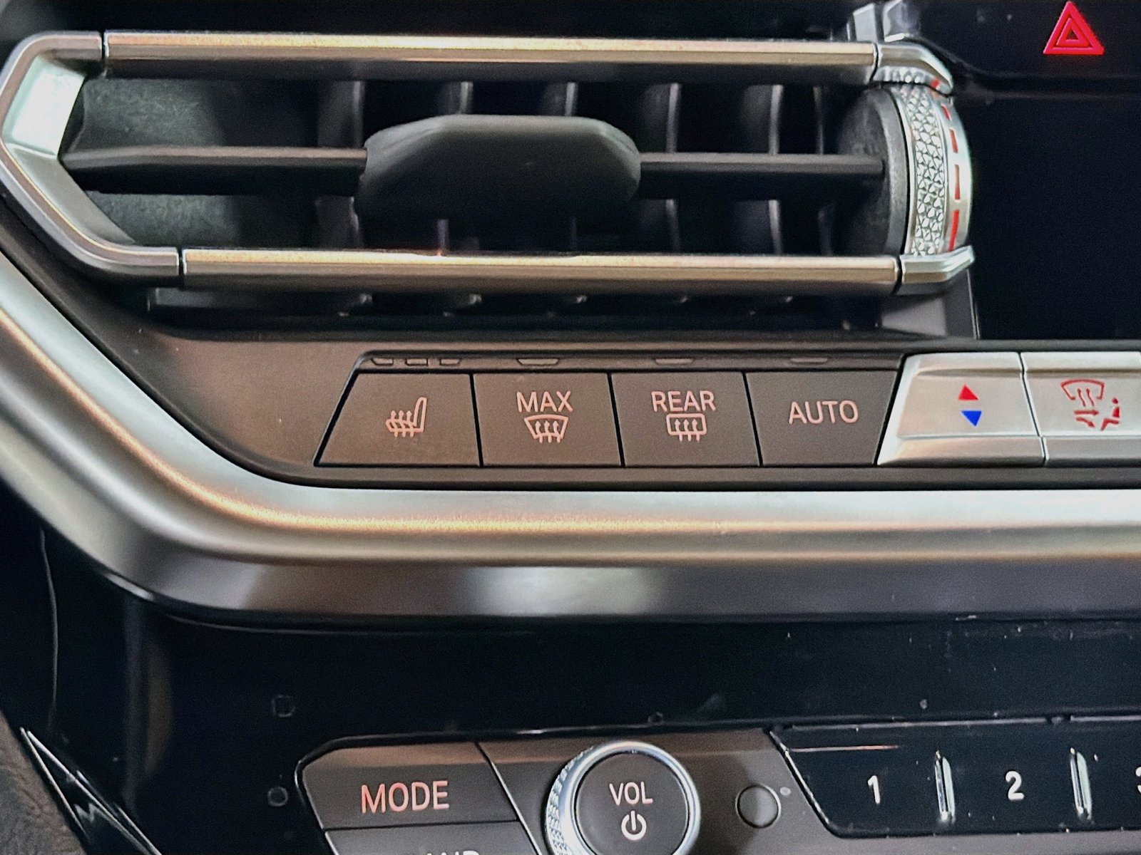 Certified 2025 BMW X4 M40i w/ Premium Package AWD/4WD image 21