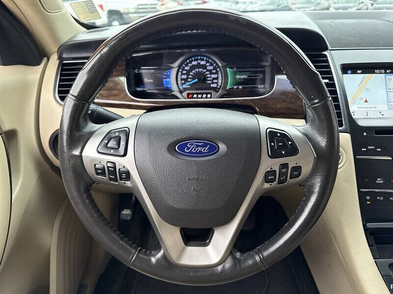 Used 2016 Ford Taurus Limited FWD image 25