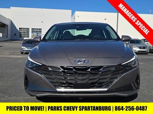 Used 2023 Hyundai Elantra Limited w/ Preferred Accessory Package image 11