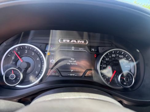 Used 2025 RAM 1500 Warlock AWD/4WD image 17
