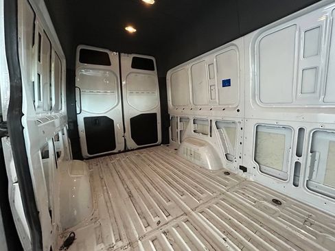 Used 2025 Mercedes-Benz Sprinter 2500 image 47