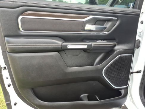 Used 2022 RAM 1500 Laramie AWD/4WD image 16