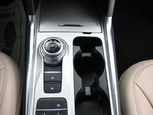 Used 2022 Ford Explorer XLT w/ Equipment Group 202A RWD image 16