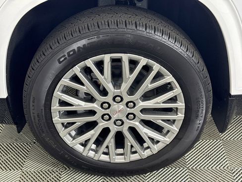 New 2026 GMC Acadia Denali w/ Super Cruise Package image 11