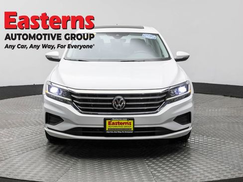 Used 2022 Volkswagen Passat 2.0T SE image 3