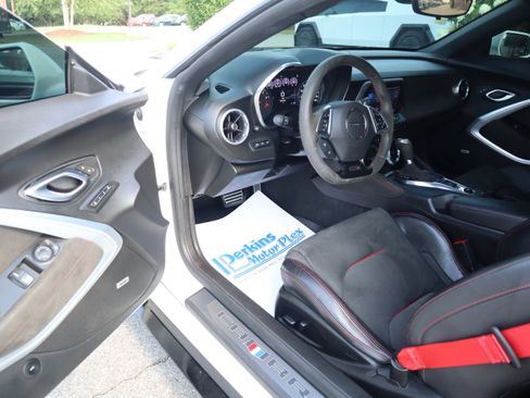 Used 2019 Chevrolet Camaro ZL1 RWD image 3