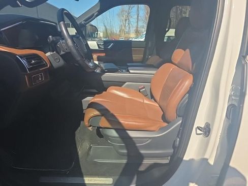 Used 2022 Lincoln Navigator Reserve AWD/4WD image 8