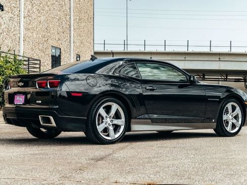 Used 2010 Chevrolet Camaro SS w/ LPO, Ground Effects Package RWD image 5