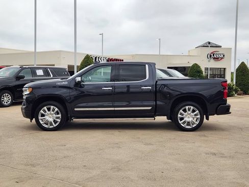 Used 2024 Chevrolet Silverado 1500 High Country w/ High Country Premium Package AWD/4WD image 12