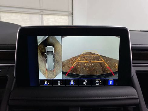 Used 2024 Chevrolet Tahoe High Country w/ Premium Package image 25