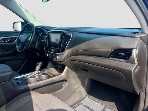 Used 2020 Chevrolet Traverse LT image 31