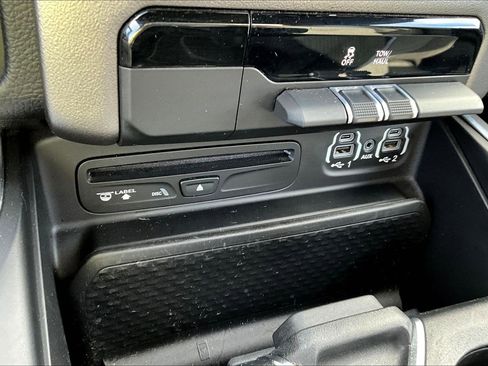 Used 2019 RAM 1500 Big Horn image 33