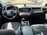 Used 2020 Kia Sorento LX w/ LX I4 Convenience Package image 2