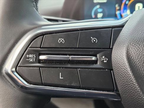 Used 2025 Chevrolet Equinox LT w/ Convenience Package II image 16