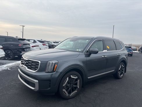 Certified 2023 Kia Telluride S w/ S Sunroof Package image 7