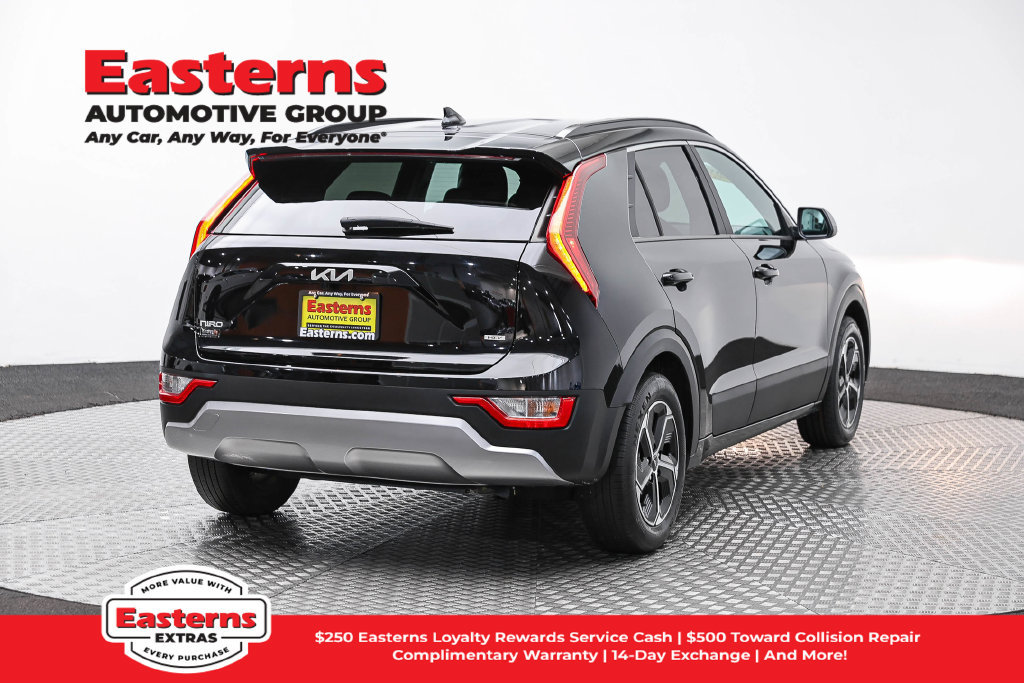Used 2024 Kia Niro LX FWD image 6