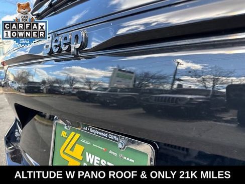 Used 2023 Jeep Grand Cherokee Altitude image 12