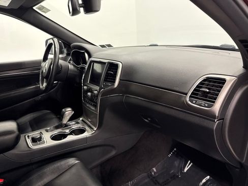 Used 2018 Jeep Grand Cherokee Limited AWD/4WD image 17