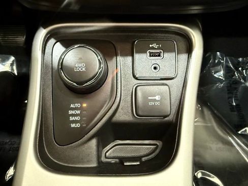 Used 2021 Jeep Compass Sport image 35