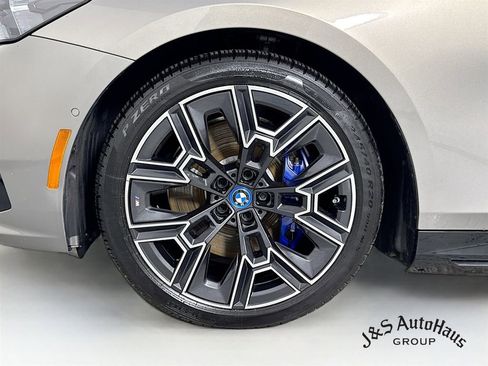 Used 2024 BMW i5 eDrive40i w/ M Sport Package image 38