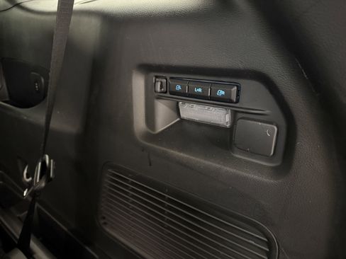 Used 2025 Ford Explorer ST image 31