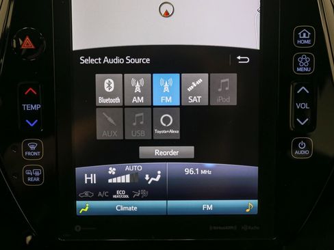 Used 2020 Toyota Prius Prime XLE image 27