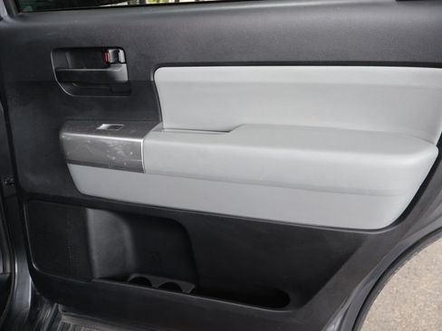 Used 2019 Toyota Sequoia SR5 AWD/4WD image 55