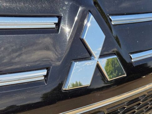 Used 2025 Mitsubishi Outlander SE AWD/4WD image 5