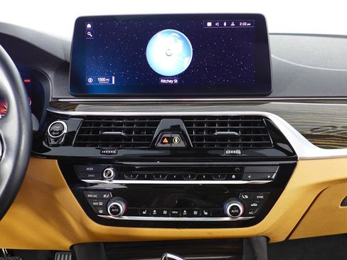 Used 2023 BMW 530i w/ Convenience Package image 26