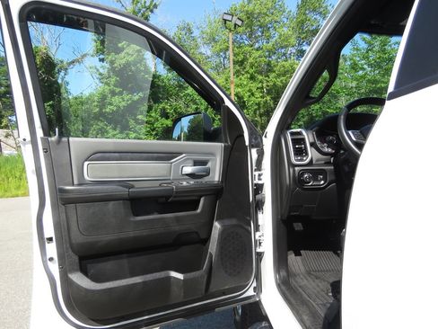Used 2022 RAM 2500 Big Horn w/ Level A Equipment Group AWD/4WD image 9