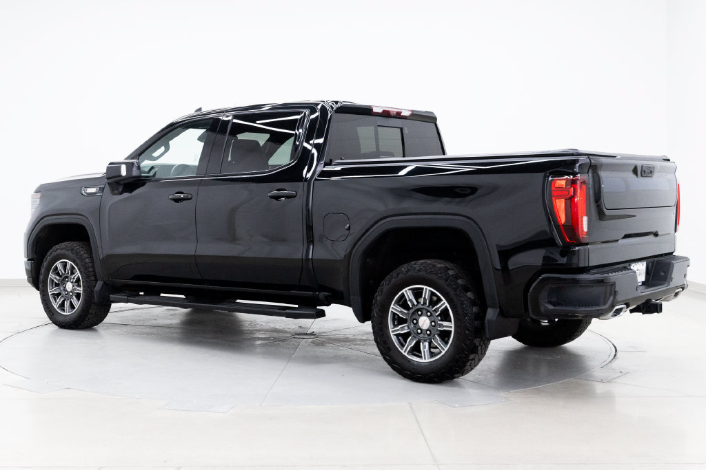 Used 2024 GMC Sierra 1500 AT4 w/ Technology Package AWD/4WD image 4