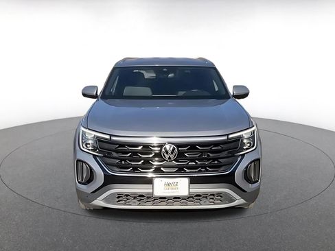 Used 2025 Volkswagen Atlas Cross Sport SE image 4