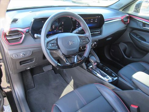 Used 2024 Chevrolet TrailBlazer RS w/ Convenience Package image 15