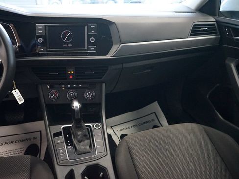 Used 2019 Volkswagen Jetta R-Line FWD image 11
