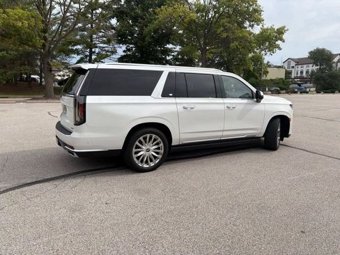 Used 2021 Cadillac Escalade ESV Premium Luxury w/ Driver Assist Tech Package AWD/4WD image 3